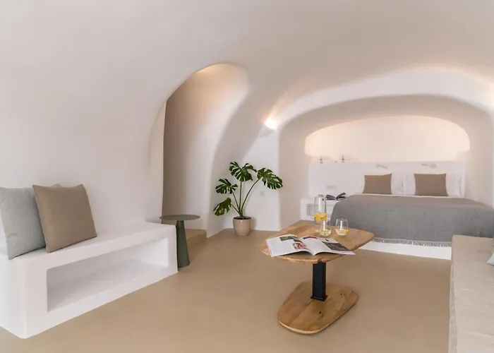 Santorini Wine Downtown Vila