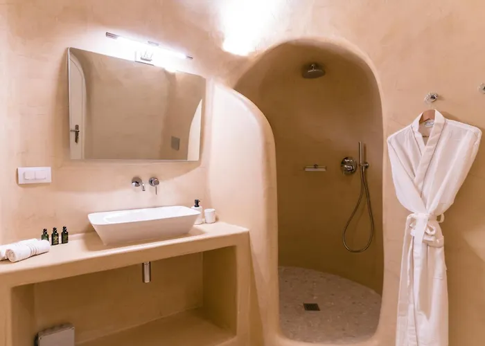 Santorini Wine Downtown Тира